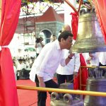 Duterte kisses Balangiga bell