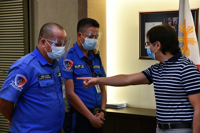 mmda-chairman-orders-investigation-of-two-enforcers-in-viral-extortion