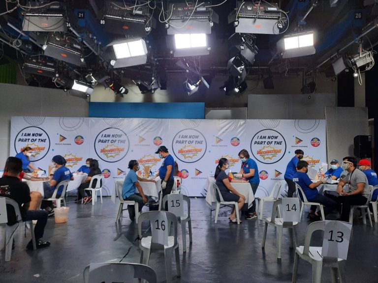 MMDA: NCR is ‘on the right track’ in vaccination rollout