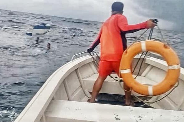 PCG Rescues Two Fishermen After Boat Capsizes - PTV News