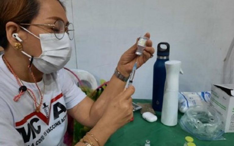 Manila healthcare workers to get booster shots starting Friday