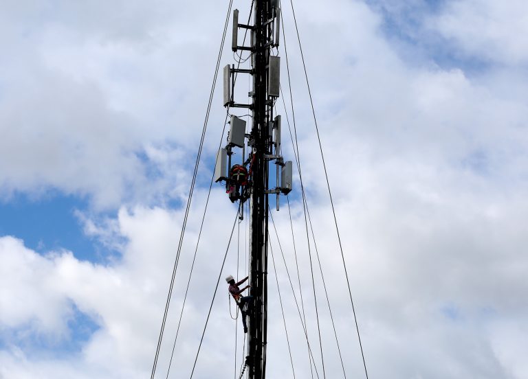 ‘Konektadong Pinoy’ bill lapses into law