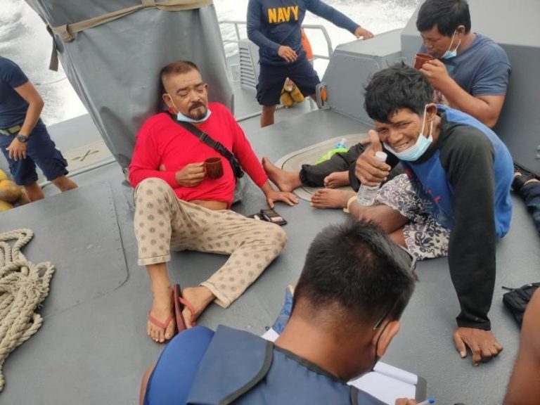 Naval Forces Western Mindanao rescued four passengers of a capsized speedboat in the vicinity of the seawaters off Sibutu Passage, Tawi-Tawi province on Oct. 8. [photo from Naval Forces Western Mindanao Facebook page]