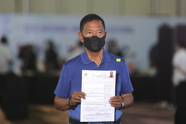 Ex-VP Binay seeks comeback as senator in 2022