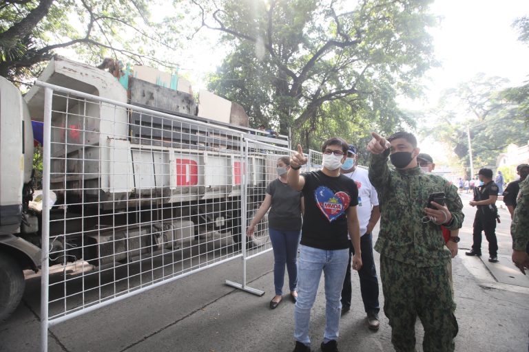 MMDA inspects cemeteries ahead of Undas closure