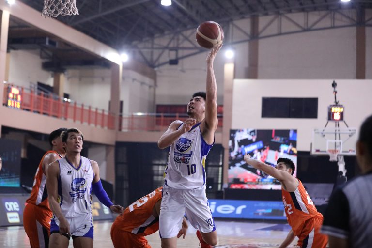 Ian Sangalang of the Magnolia Hotshots wins PBA Player of the Week honors for the period of Oct. 4 to 11. [PBA Images]