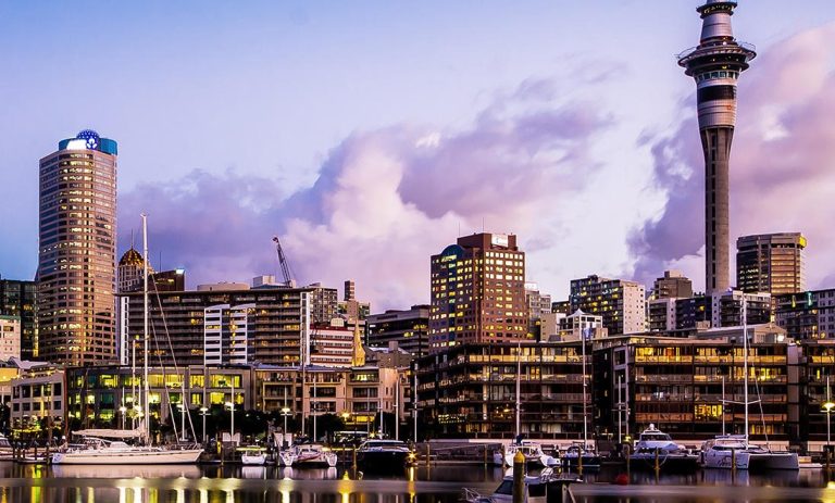 New Zealand imposes new vaccination requirement for non-citizen travelers