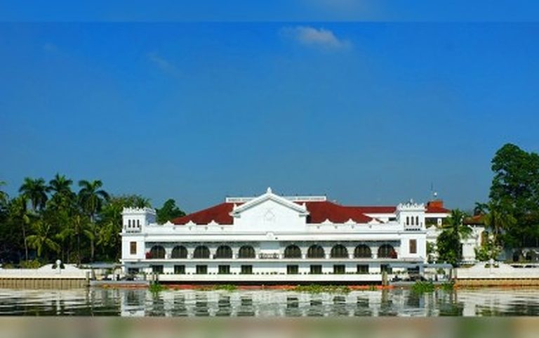 Observe political neutrality ‘at all times,’ gov’t workers told