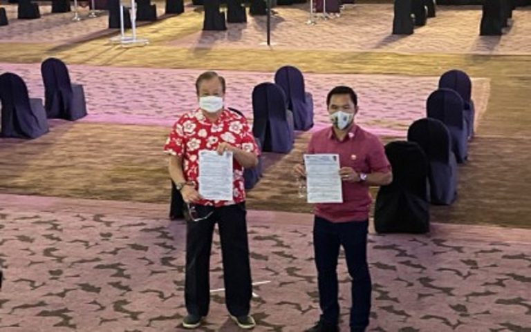 Pacquiao files COC for president; names Atienza as running mate