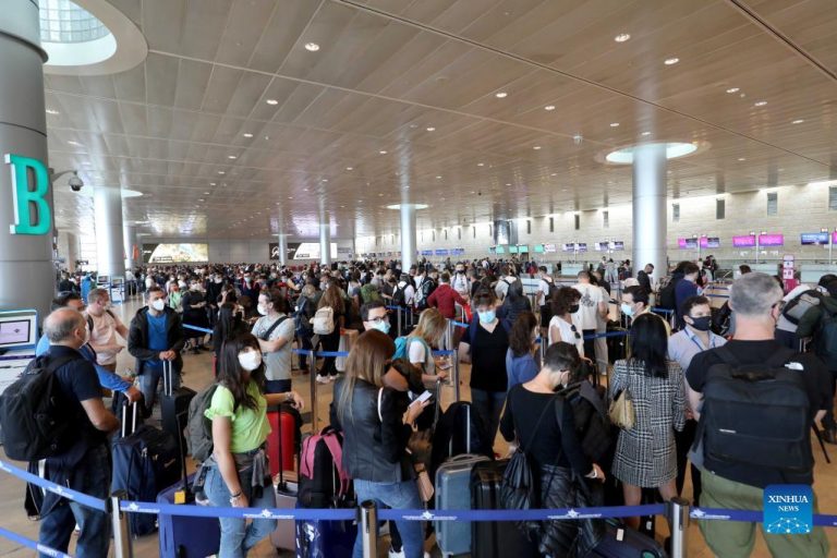 Israel bans entry of foreigners due to new COVID-19 variant
