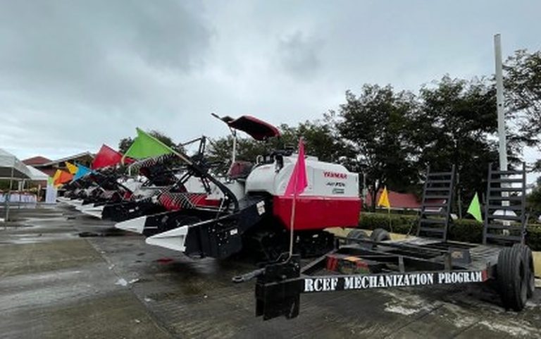 DA distributes over P187-M worth of farm machinery