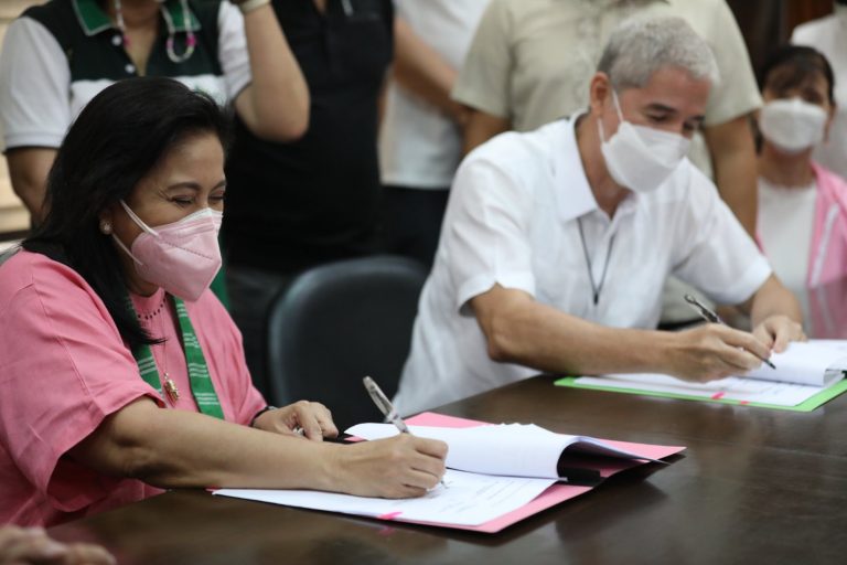 Presidential aspirants continue with provincial activities