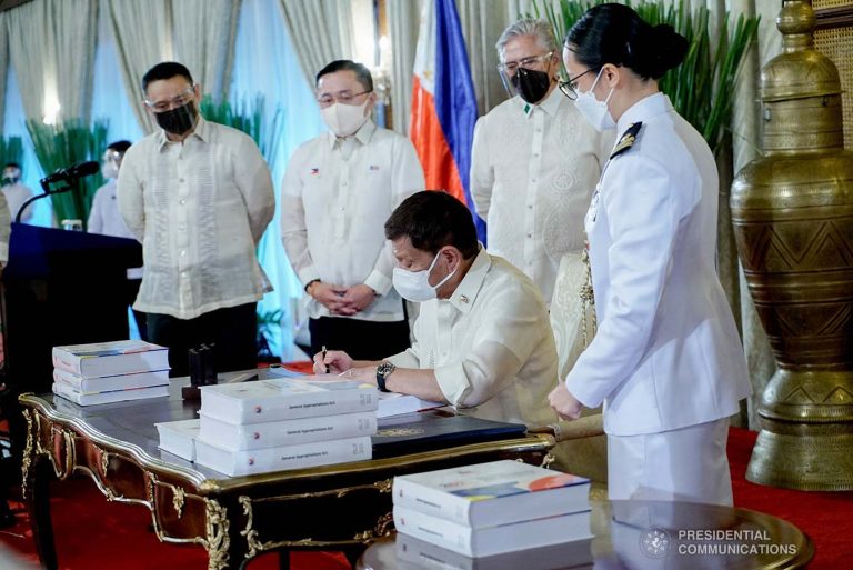 Duterte signs P5.024-T nat’l budget for 2022