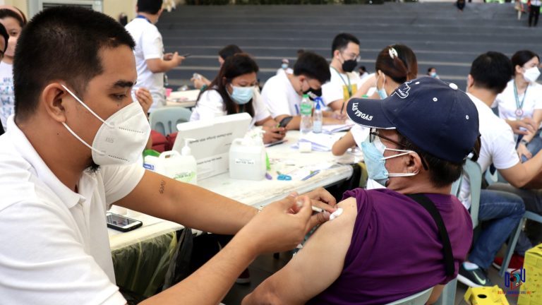 Manila, Valenzuela roll out booster doses for eligible population