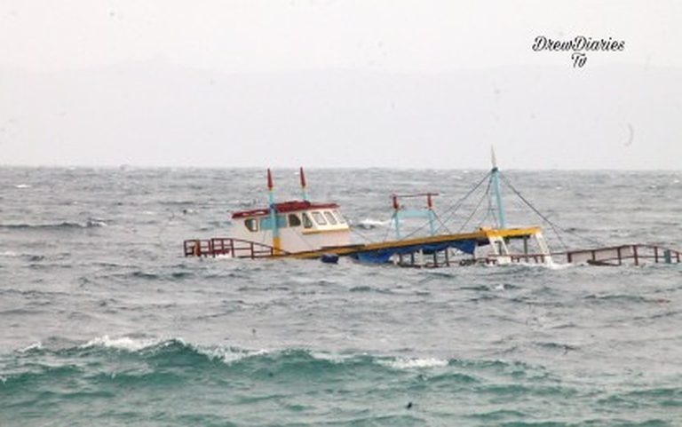 Crew members survive sea mishap off the coast of N. Samar