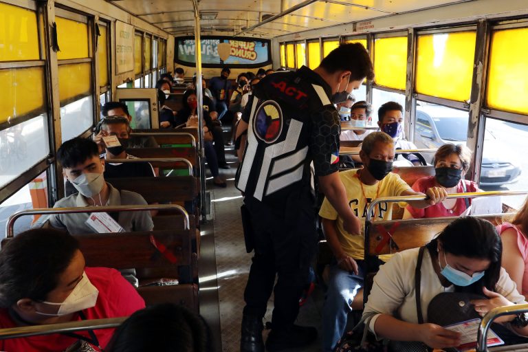 DILG: ‘No vax, no ride’ policy only in areas under Alert Level 3 and above