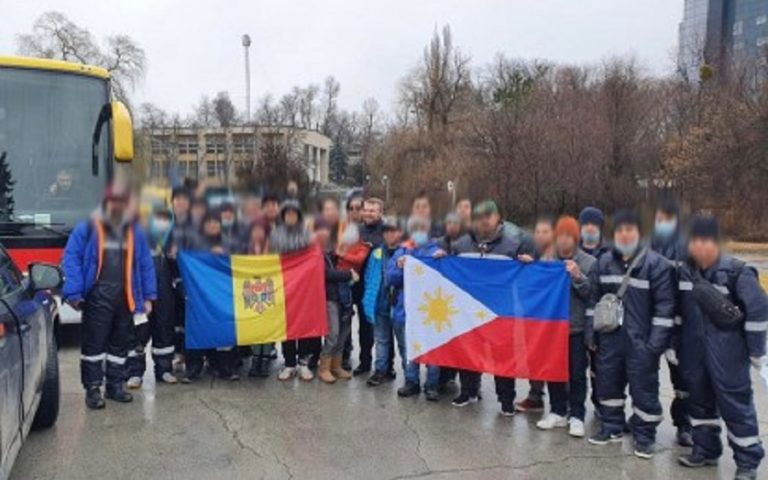 Pinoys extracted from Ukraine await repatriation