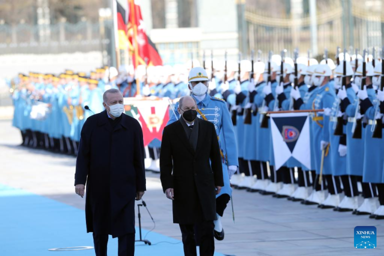 Turkish president says Ankara to maintain ties with both Kiev, Moscow