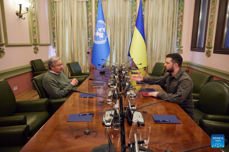 Ukrainian president, UN chief discuss evacuation from Mariupol