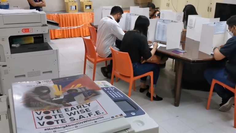 Photo shows the conduct of local absentee voting at the Commission on Elections in the National Capital Region. (Screenshot of Allan Francisco's video)/PTV