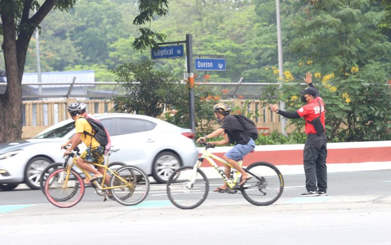DOTr chief: Cyclists, pedestrians should be given more priority
