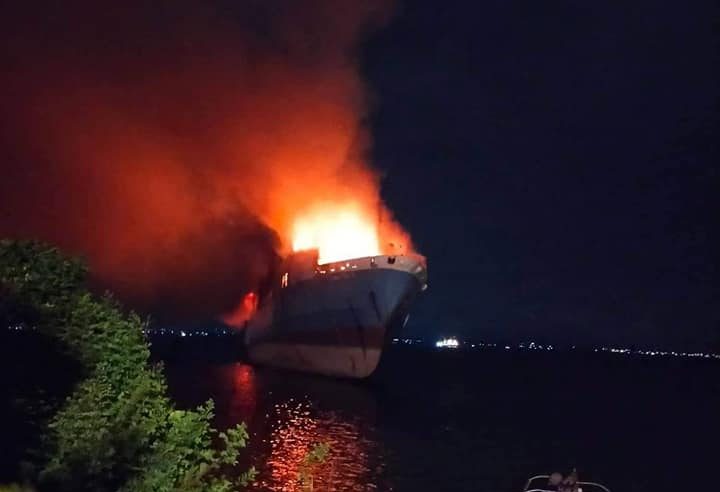 2 crew hurt as ship catches fire in Cebu