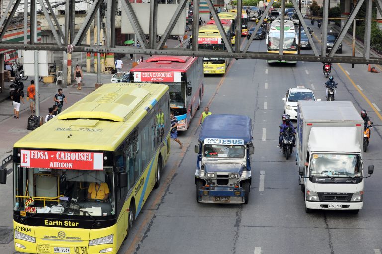 EDSA Carousel ‘libreng sakay’ extended; Free rides for students in MRT-3, LRT-2, PNR OK’d