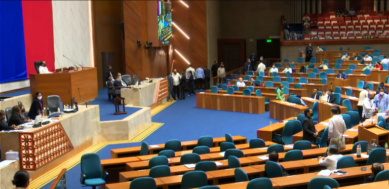 House approves bill protecting freelance workers