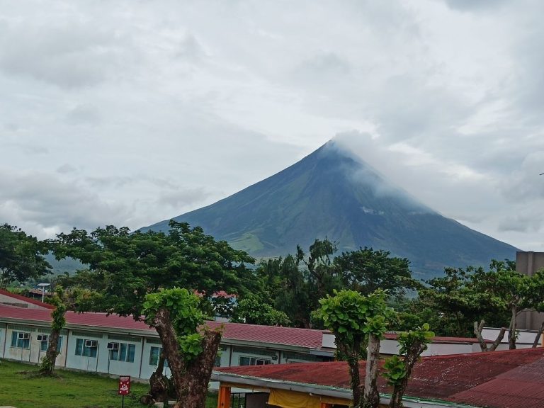 Alert Level 3 raised over restive Mayon Volcano