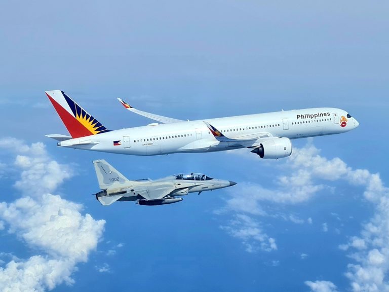 PAF fighter jets escort Pres. Marcos’ flight to US