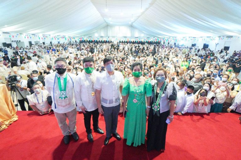 Pres. Marcos lauds nurses’ dedication, vows to support them