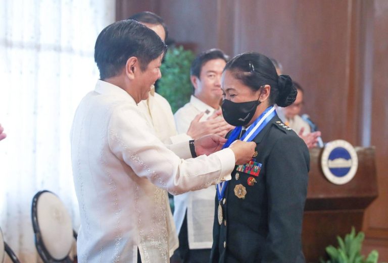 Pres. Marcos lauds commitment to duty of public servants