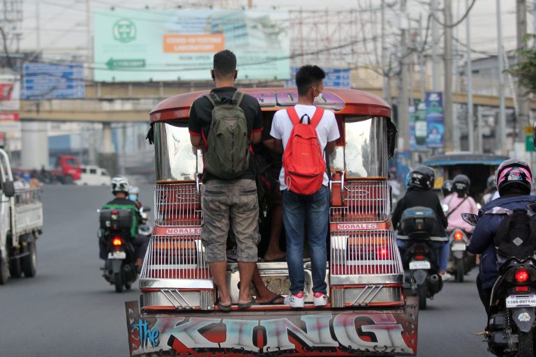 Transport group asks for ‘surge fee’ in jeepneys during rush hour