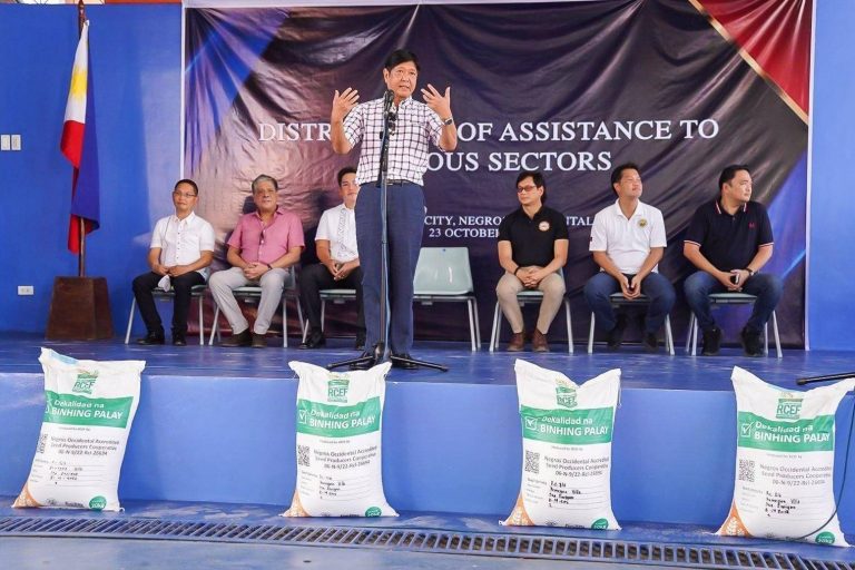 Pres. Marcos distributes aid, agri assistance in Negros Occidental 