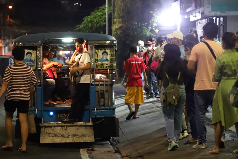 OCTA: Decrease in COVID-19 positivity rate seen in Metro Manila, Calabarzon