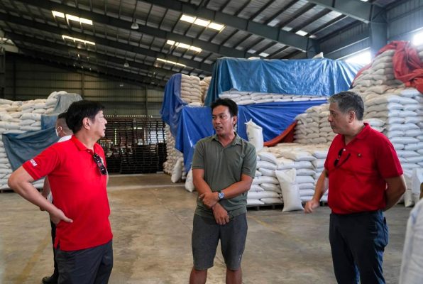 Marcos inspects NFA warehouse in Valenzuela