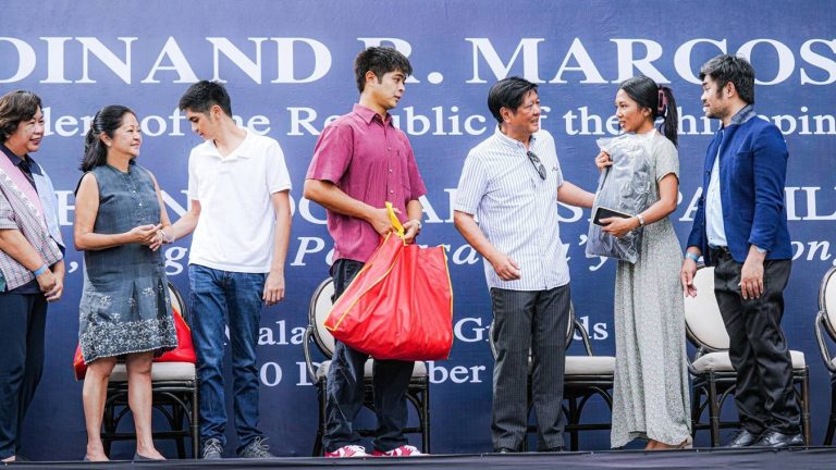 Pres. Marcos recognizes OFWs in Palace gift-giving event