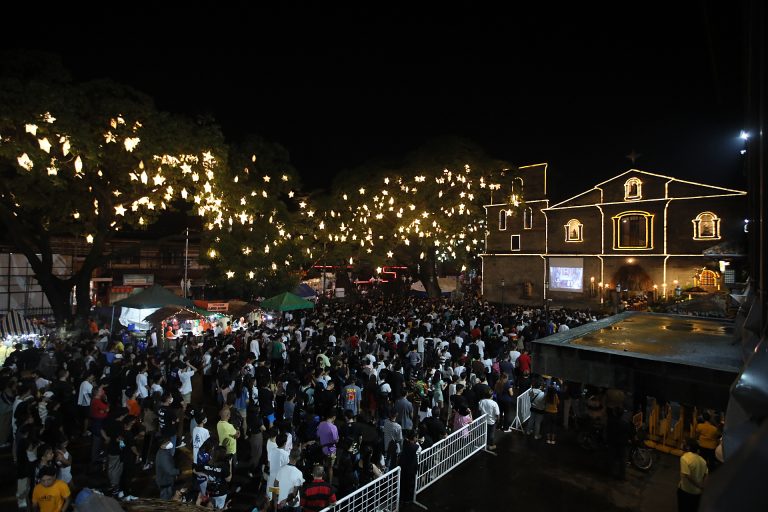 7 in 10 Filipinos expect happy Christmas – SWS poll