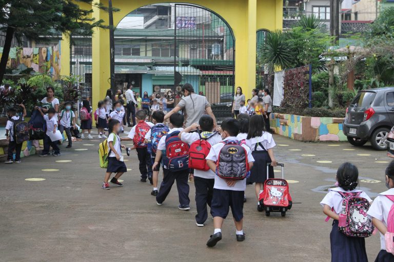 Parents hope to return old DepEd calendar