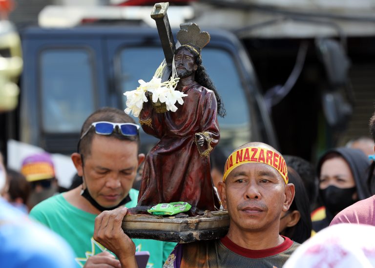Marcos joins Filipino Catholics in celebrating Black Nazarene Feast