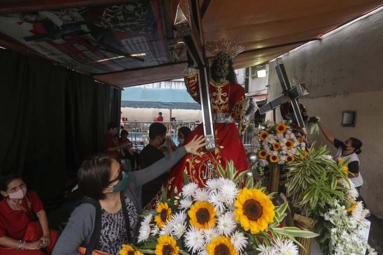 Manila suspends classes for Black Nazarene feast