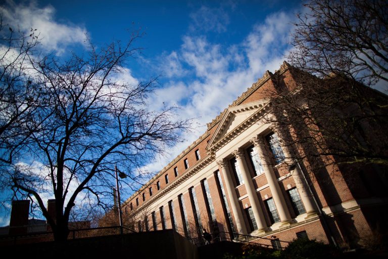 Harvard offers free 102 online courses