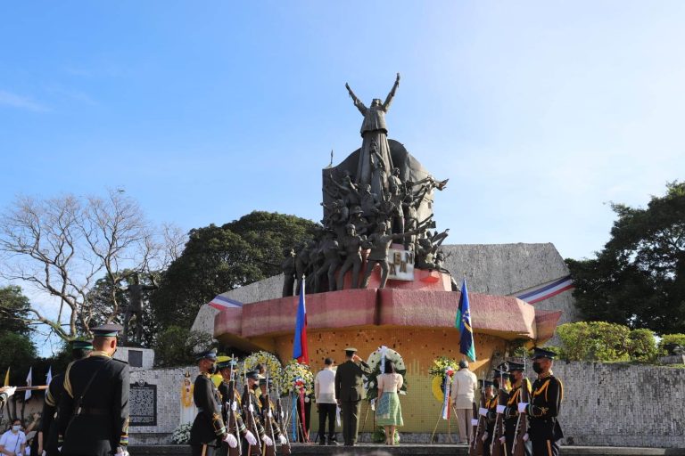 Marcos offers ‘hand of reconciliation’ on EDSA People Power anniversary