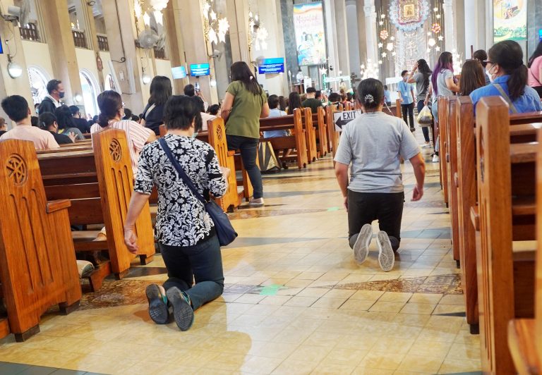 7 in 10 Filipino Catholics pray once a day – SWS