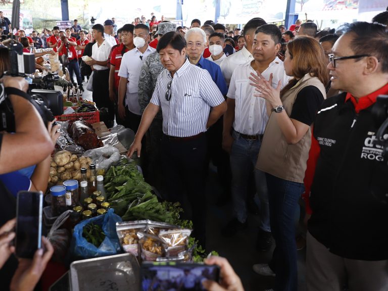 Marcos leads launch of 1st Kadiwa ng Pangulo in Bicol