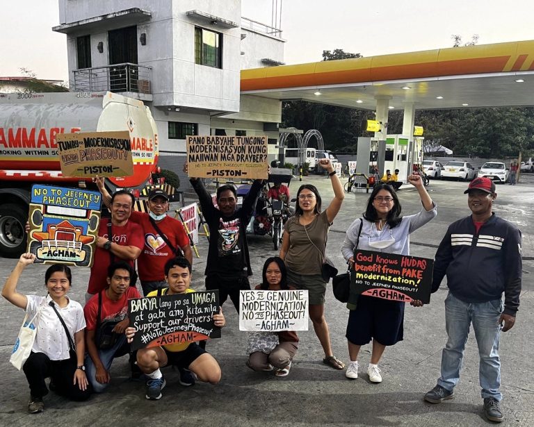 Commuters rally behind week-long transport strike