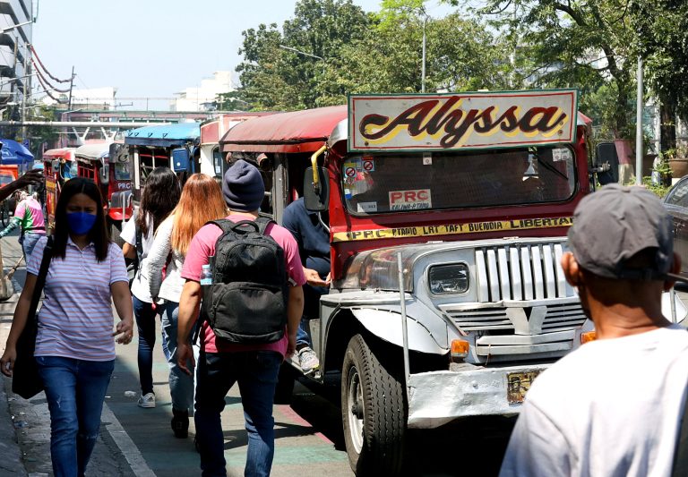 ‘Nakapasok sa work, normal naman’: Commuters say no disruption in first day of transport strike