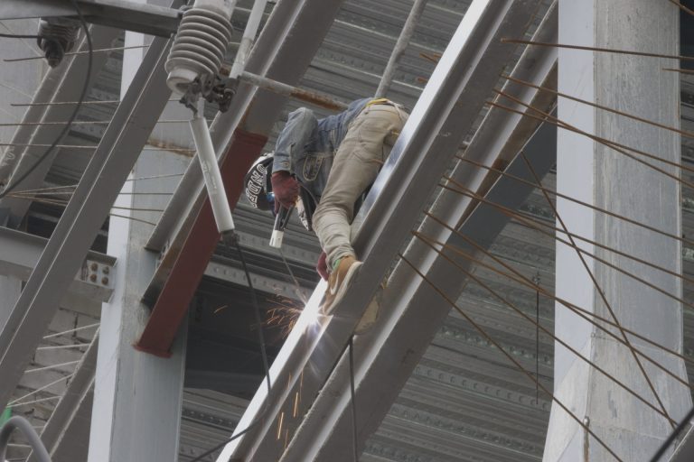 ‘Kayod pa rin para may kakainin’: Some Filipinos spend long weekend at work