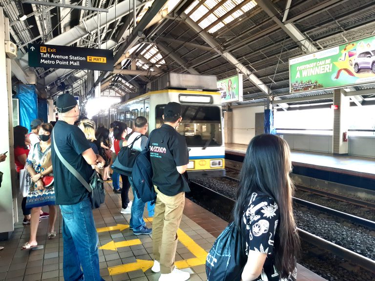 DOTr to defer fare hike for LRT lines