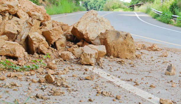 Deadly landslide on main road connecting Pakistan, Afghanistan